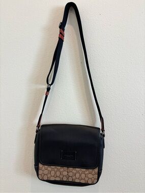Men’s Coach Black and Tan Signature Crossbody Bag